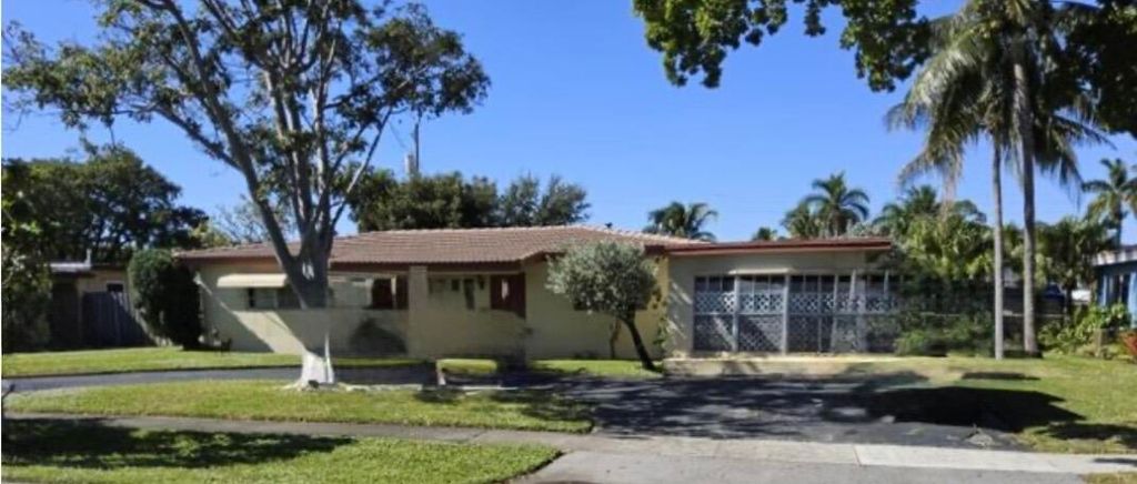 Photo of 1329 SW 1st Terrace, Pompano Beach, FL 33060 (MLS # B26019025)