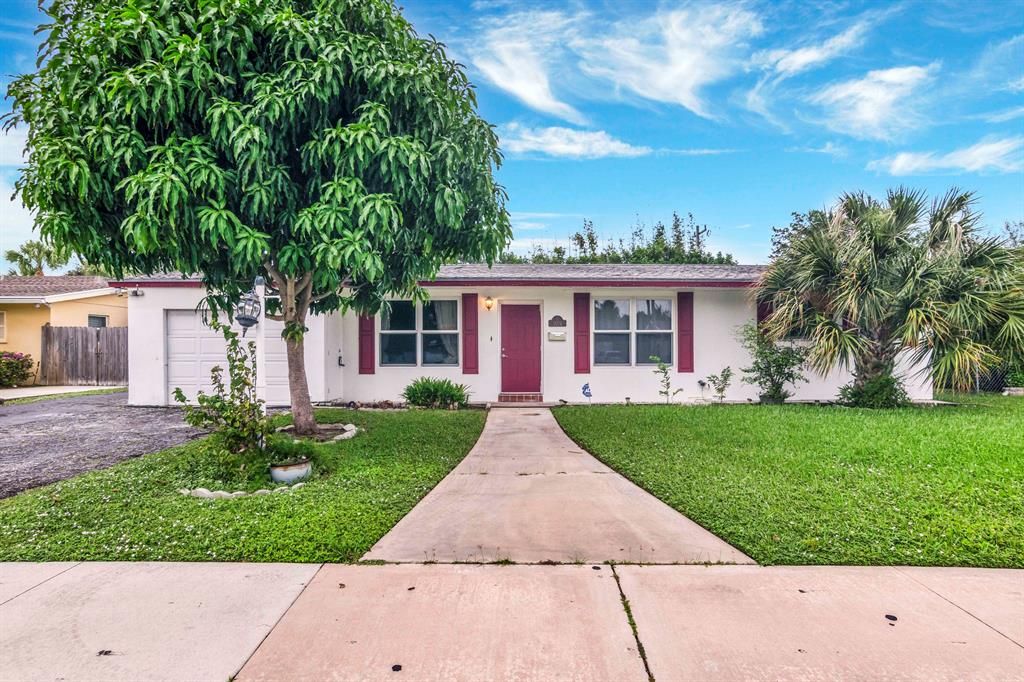 Photo of 729 Lighthouse Drive, North Palm Beach, FL 33408 (MLS # R10665818)