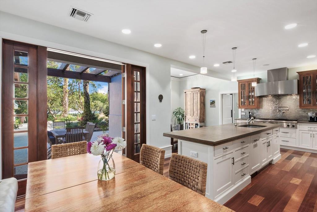 COCONUT COVE - Residential