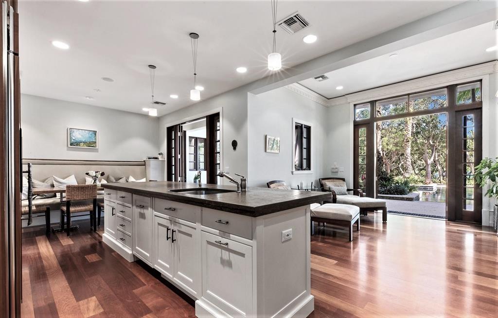 COCONUT COVE - Residential