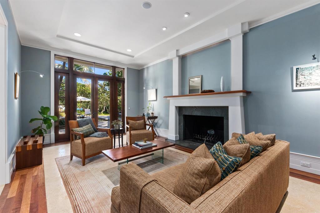 COCONUT COVE - Residential