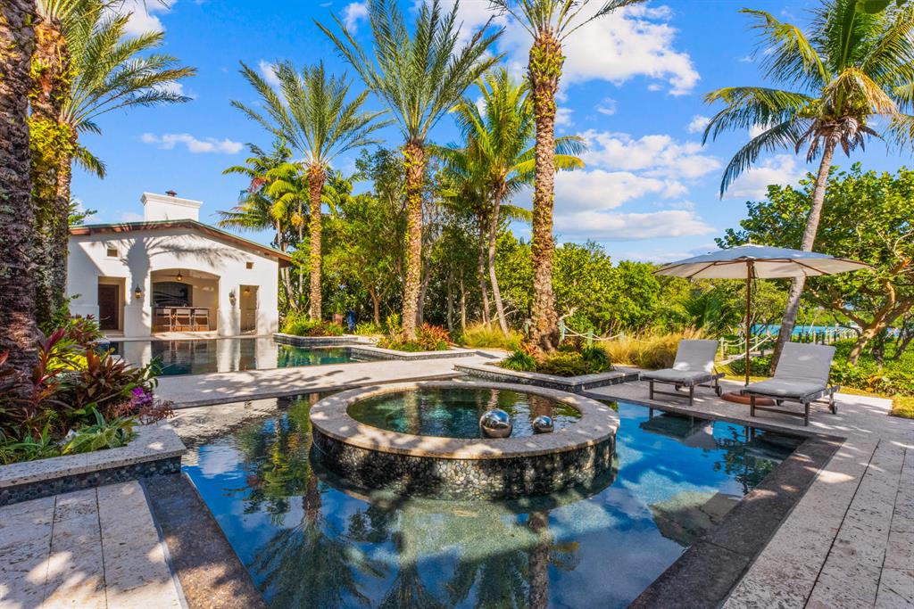 COCONUT COVE - Residential