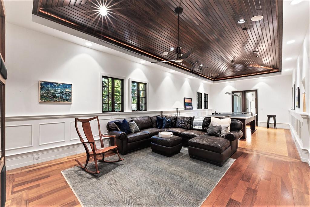 COCONUT COVE - Residential