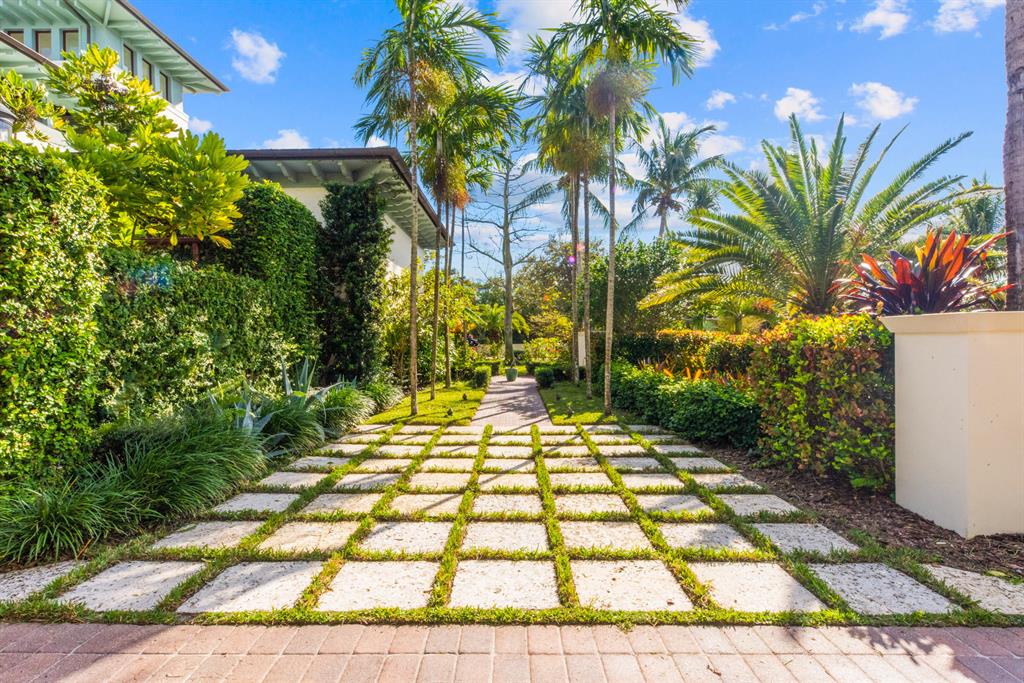 COCONUT COVE - Residential