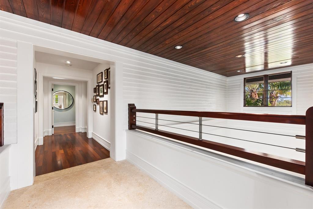 COCONUT COVE - Residential