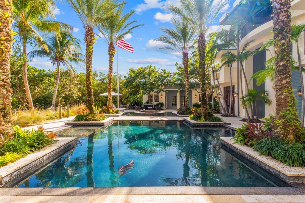 COCONUT COVE - Residential