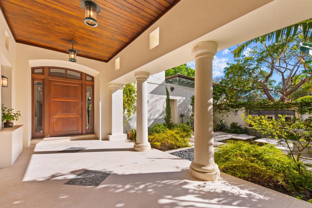 COCONUT COVE - Residential