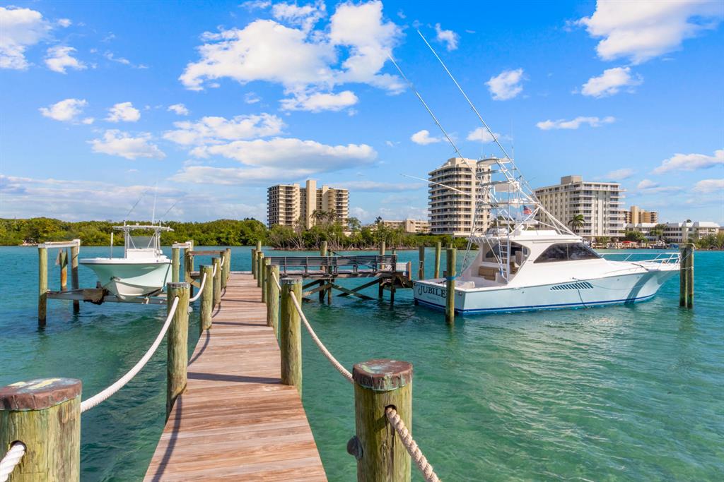 COCONUT COVE - Residential