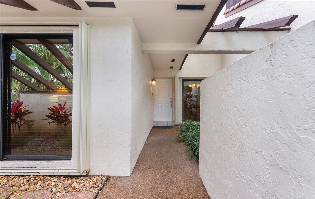 Photo of 6886 Tiburon Circle, Boca Raton, FL 33433 (MLS # B26030048)