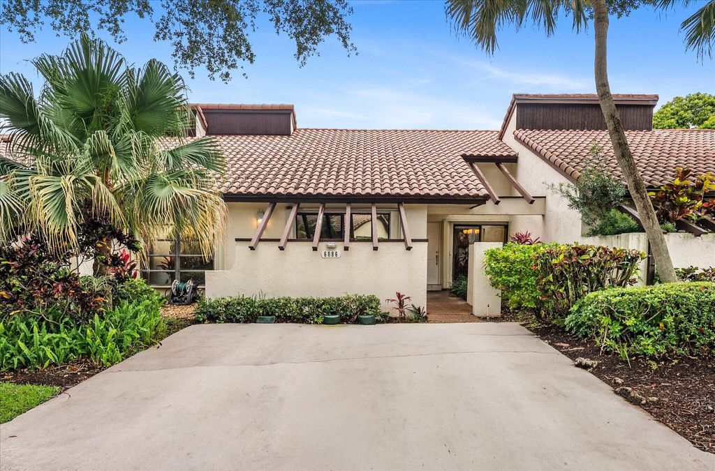 Photo of 6886 Tiburon Circle, Boca Raton, FL 33433 (MLS # B26030048)