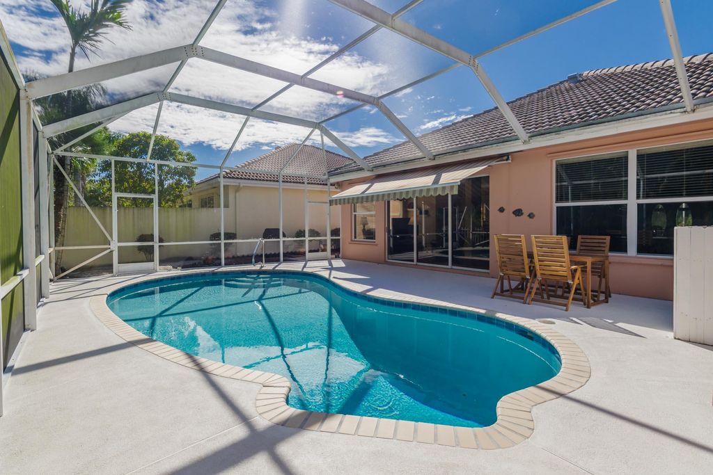 Photo of 130 S Hampton Drive, Jupiter, FL 33458 (MLS # R10941991)