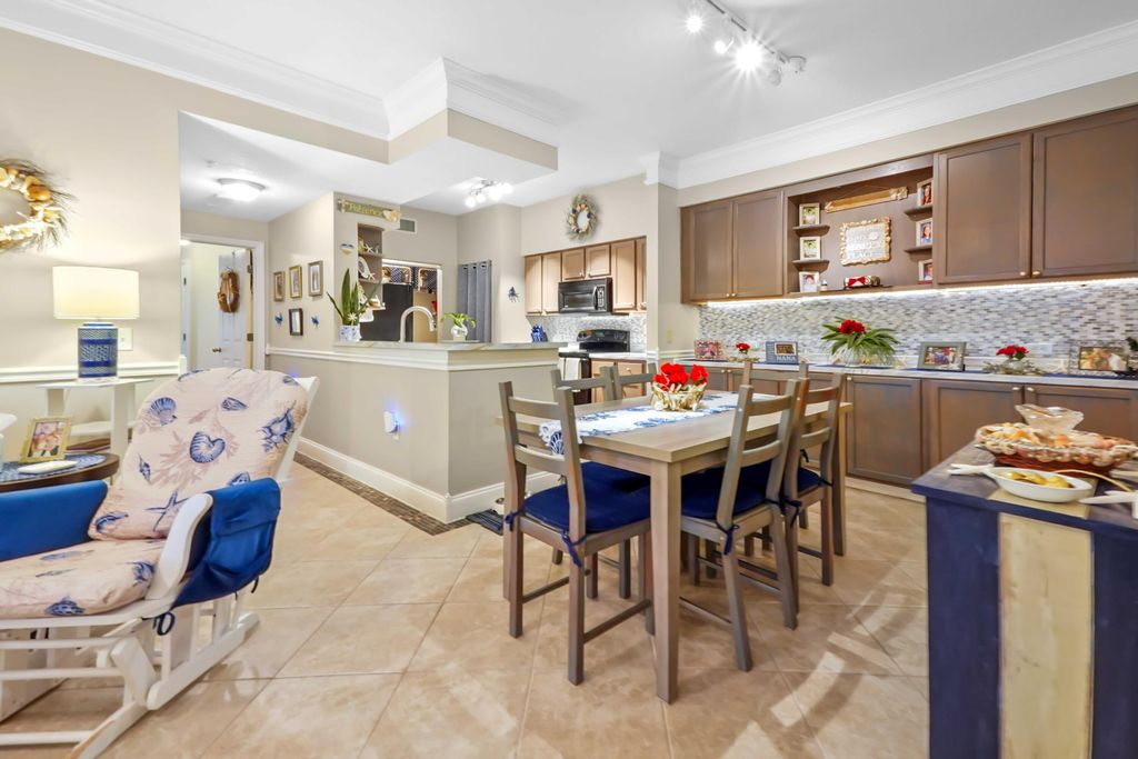 Photo of 6101 Myrtlewood Circle W, Palm Beach Gardens, FL 33418 (MLS # R11158149)