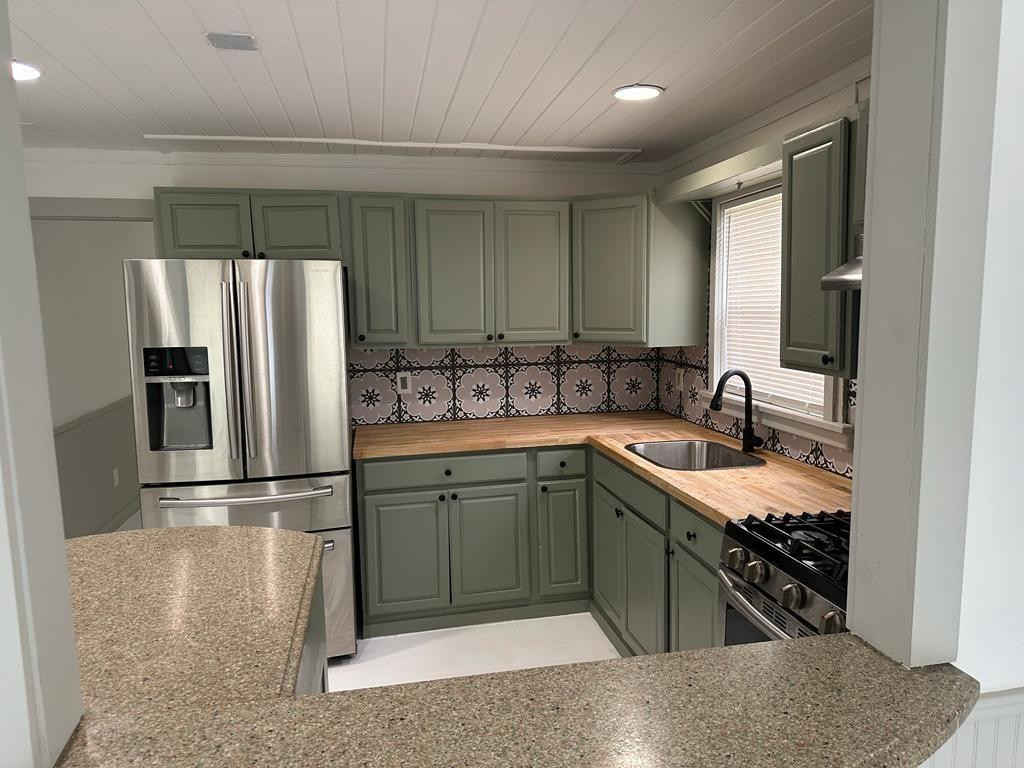 1329 NW Antoch Avenue