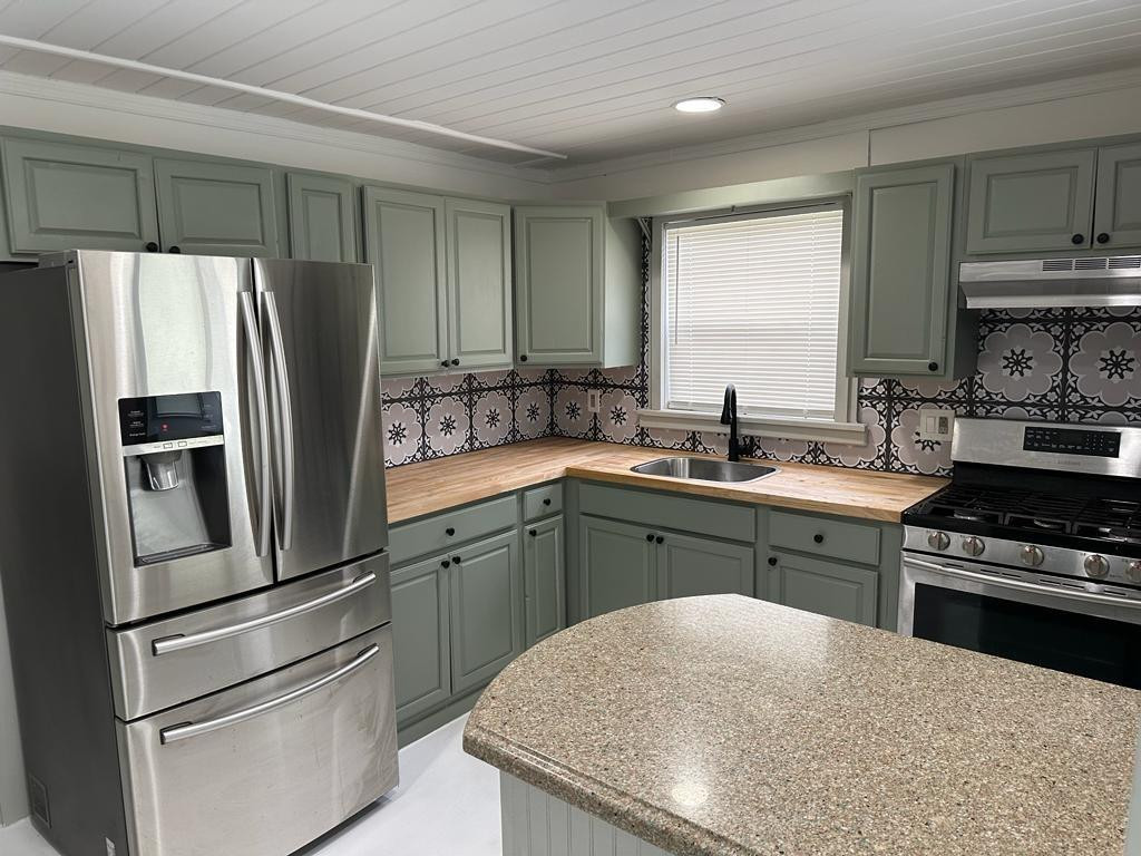 1329 NW Antoch Avenue