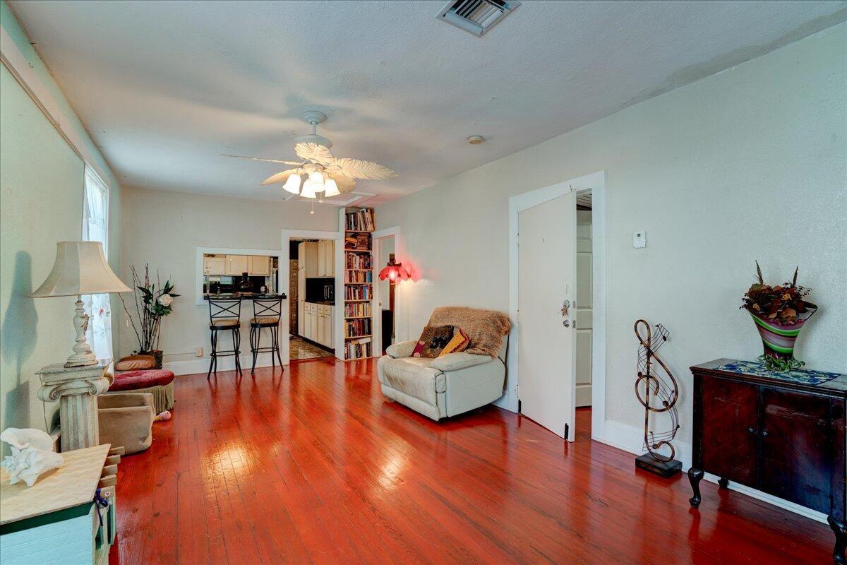 LAKE WORTH TOWN OF - Residential Income