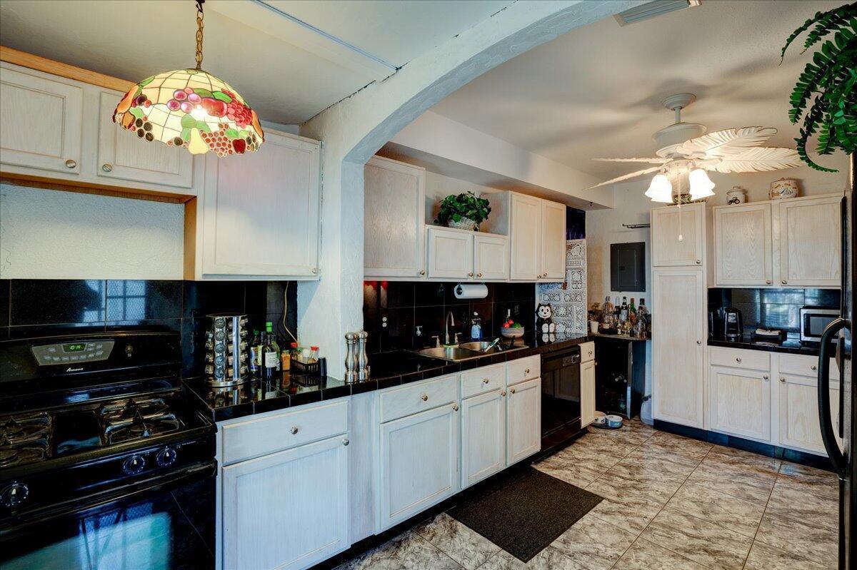 LAKE WORTH TOWN OF - Residential Income