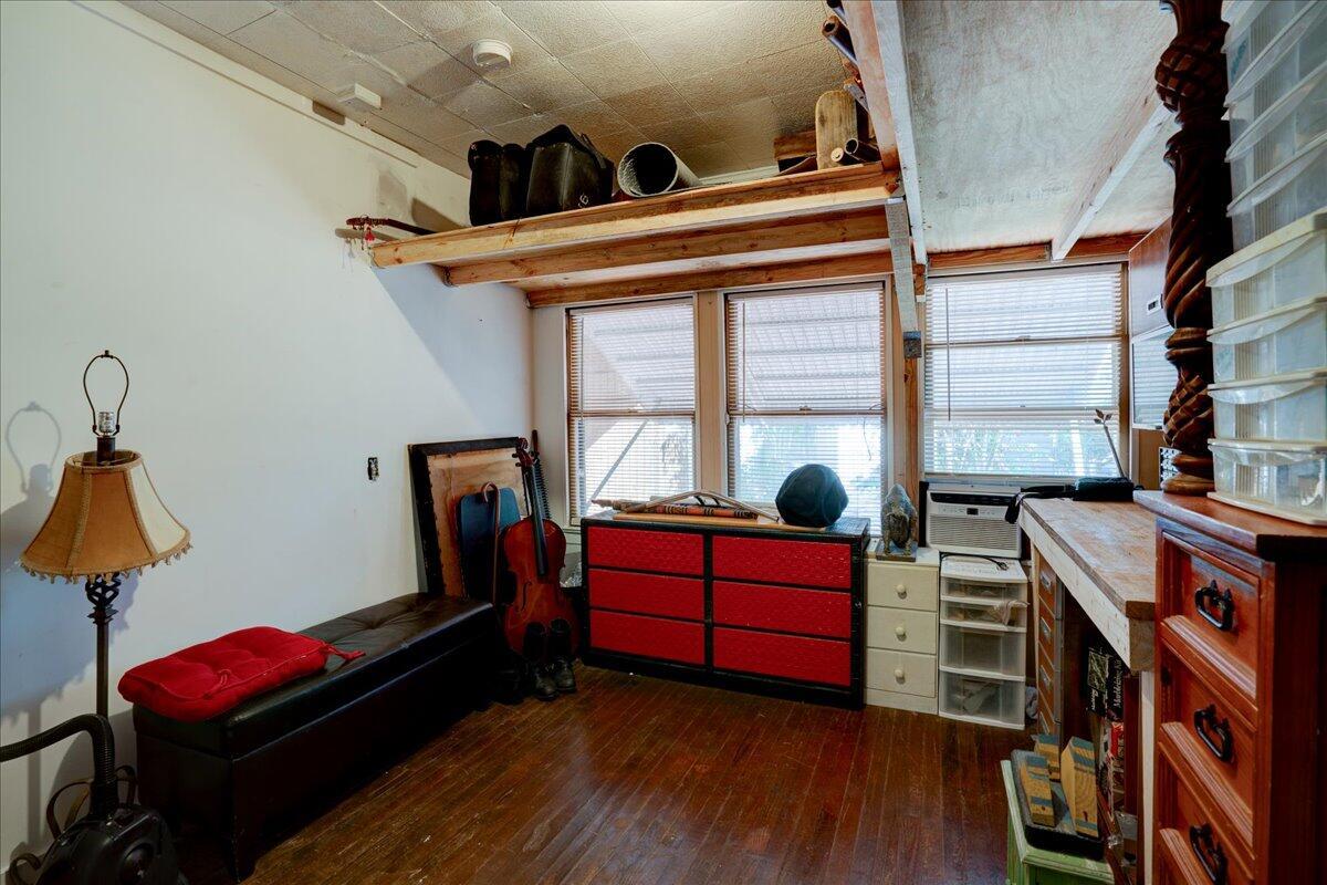 LAKE WORTH TOWN OF - Residential Income