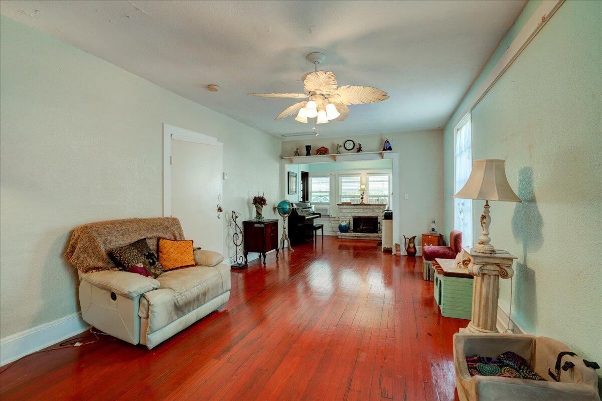 LAKE WORTH TOWN OF - Residential Income