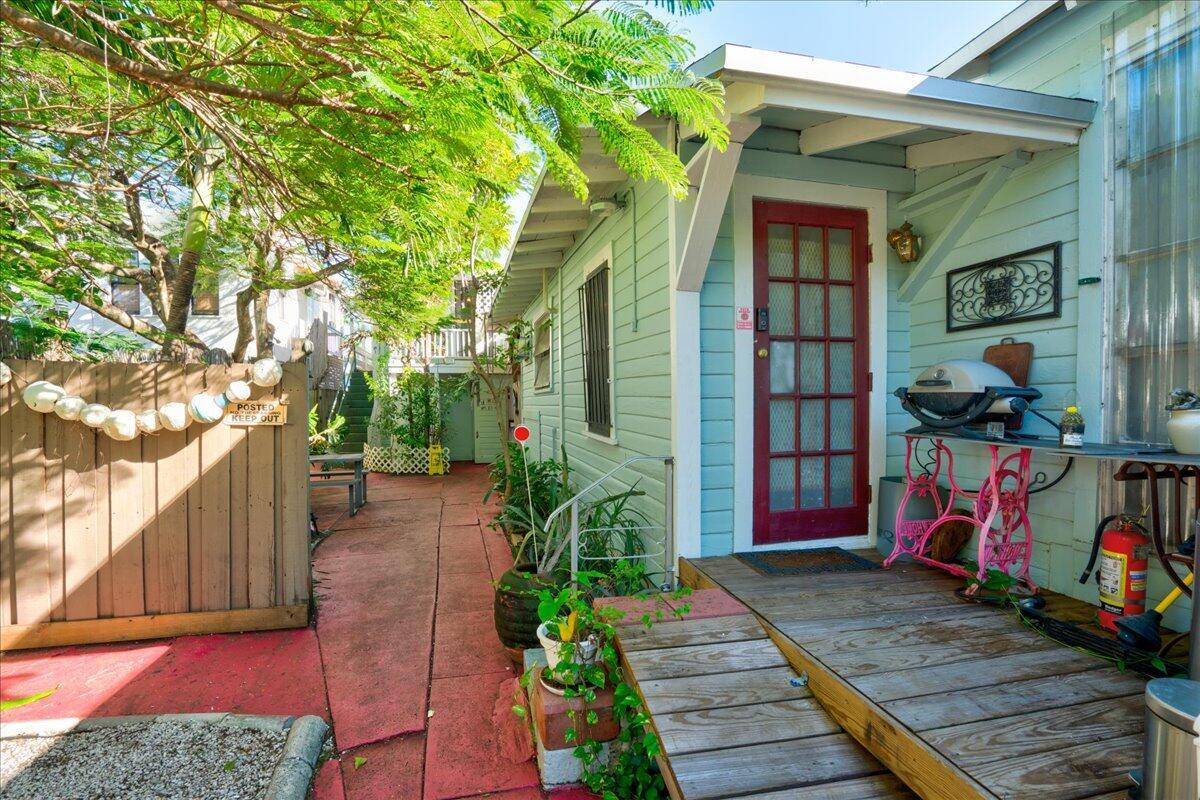 LAKE WORTH TOWN OF - Residential Income