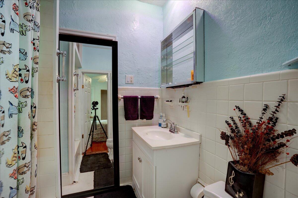 LAKE WORTH TOWN OF - Residential Income