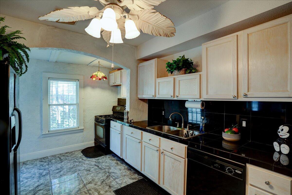 LAKE WORTH TOWN OF - Residential Income