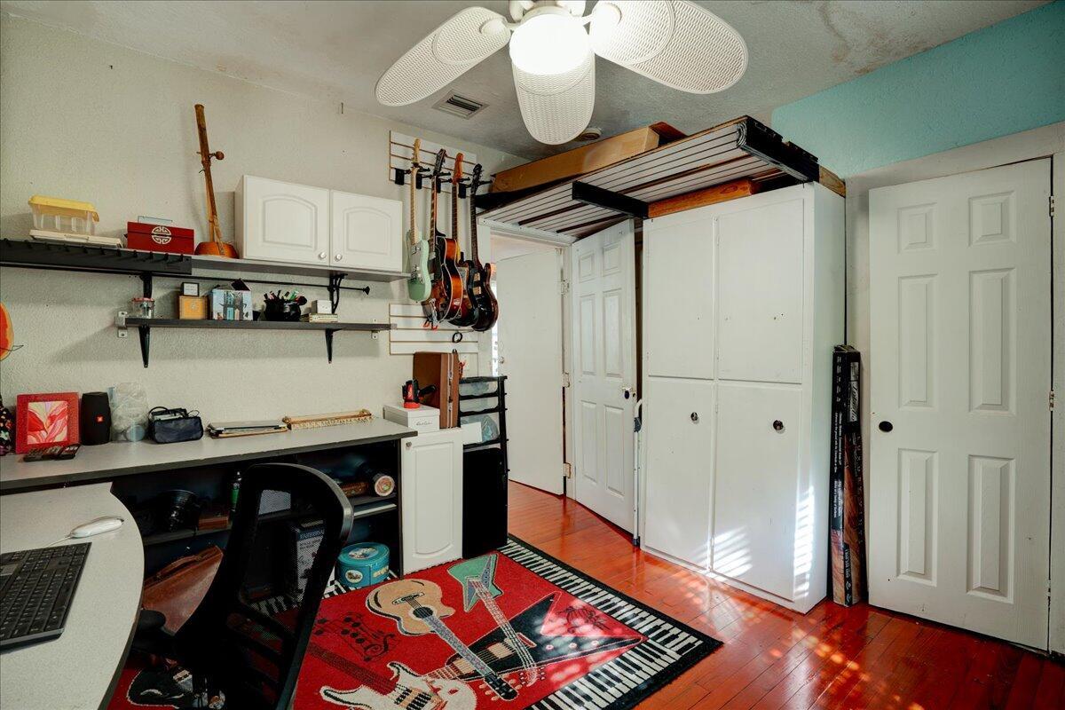 LAKE WORTH TOWN OF - Residential Income