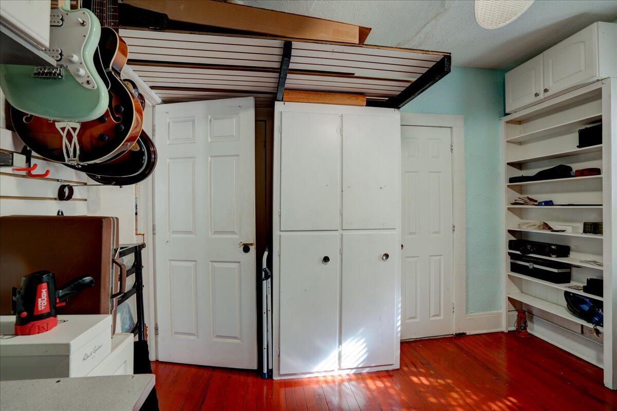 LAKE WORTH TOWN OF - Residential Income