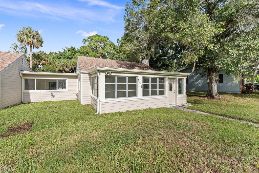 Photo of 5307 Oleander Avenue, Fort Pierce, FL 34982 (MLS # R11018293)