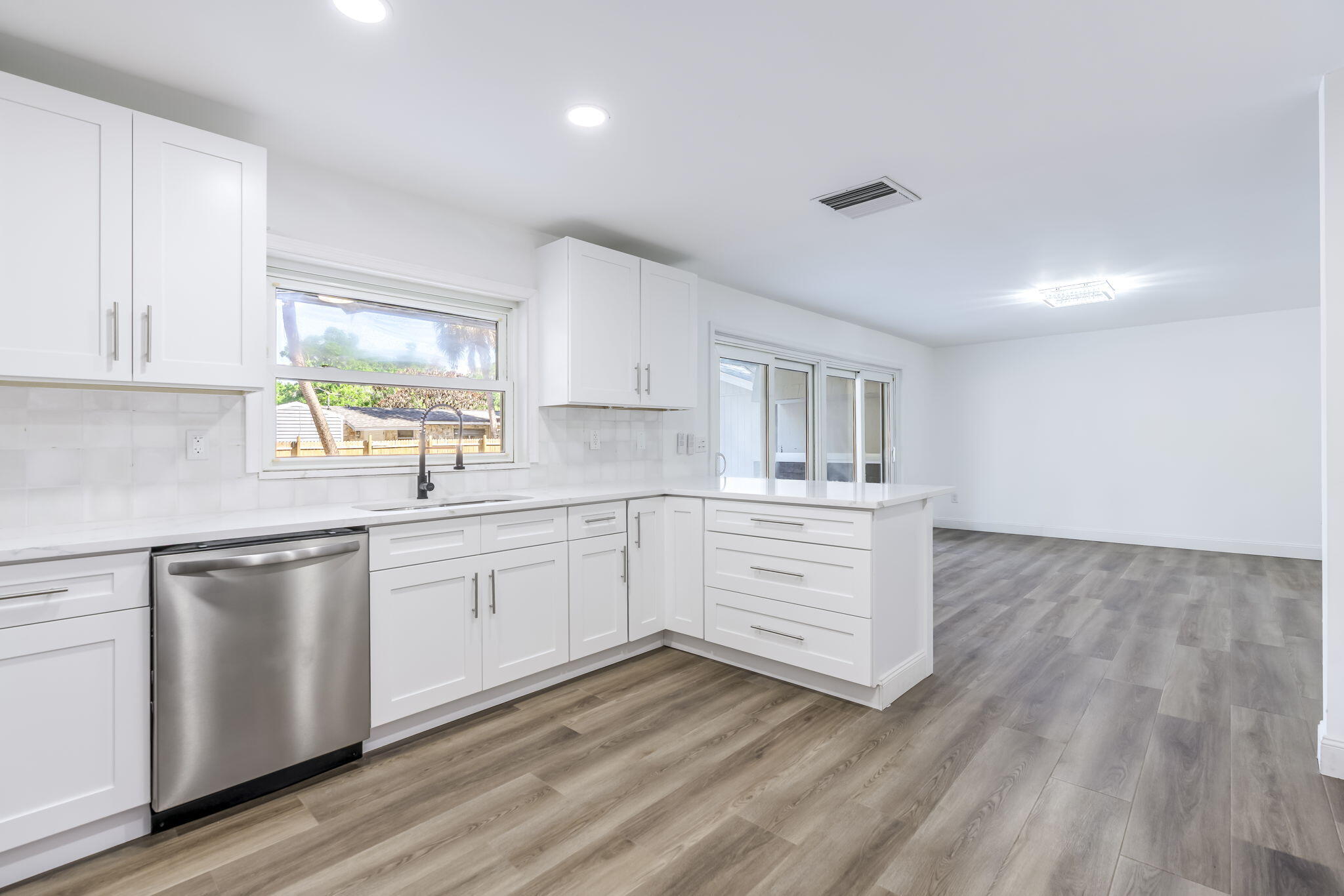 THE TROPICS REV - Residential