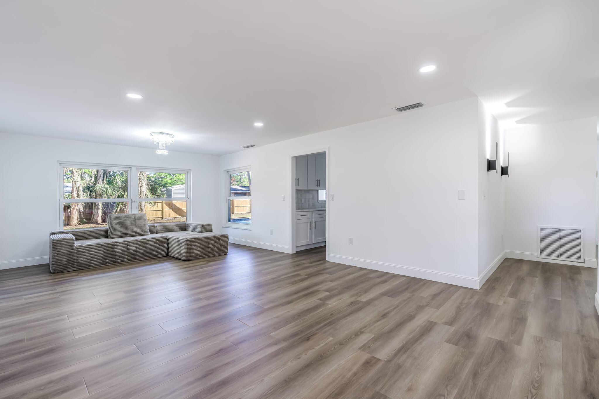 THE TROPICS REV - Residential