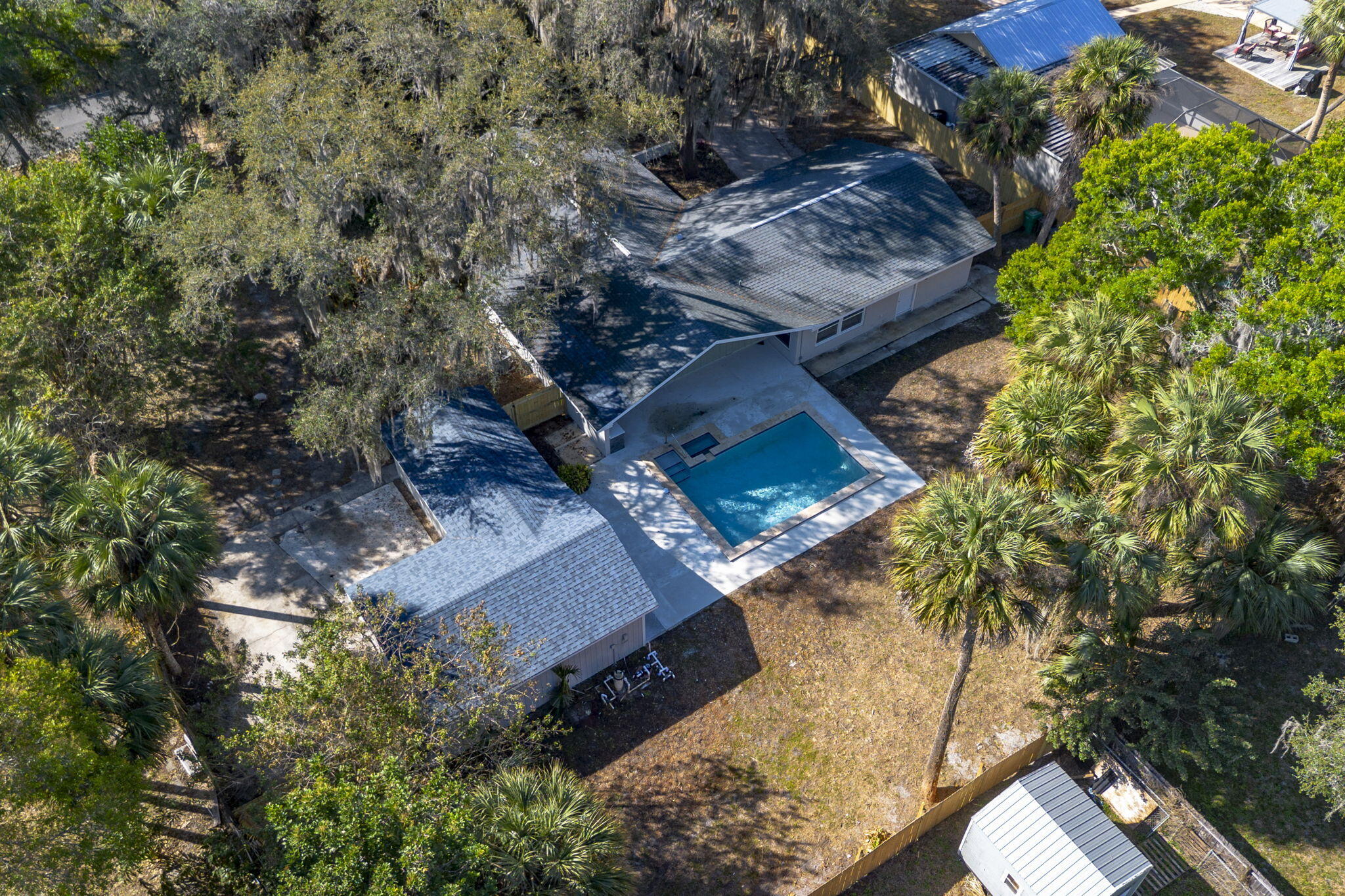 THE TROPICS REV - Residential