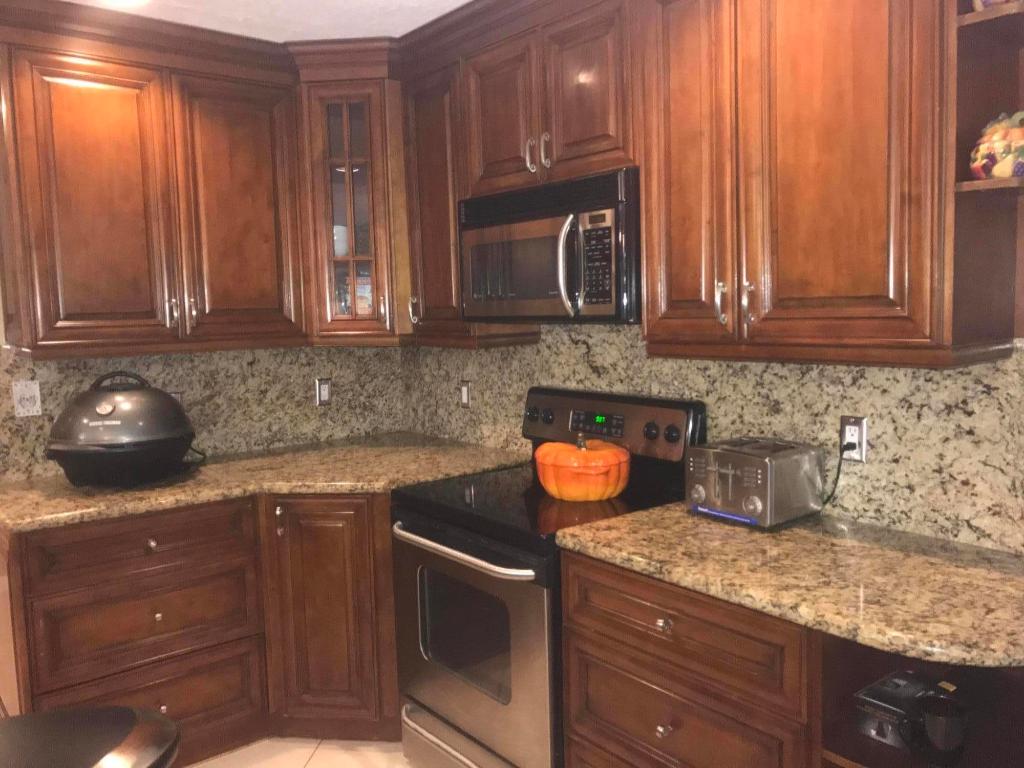 COSTA DEL SOL - Residential Lease