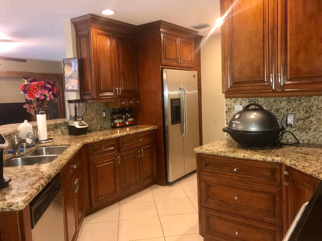 COSTA DEL SOL - Residential Lease