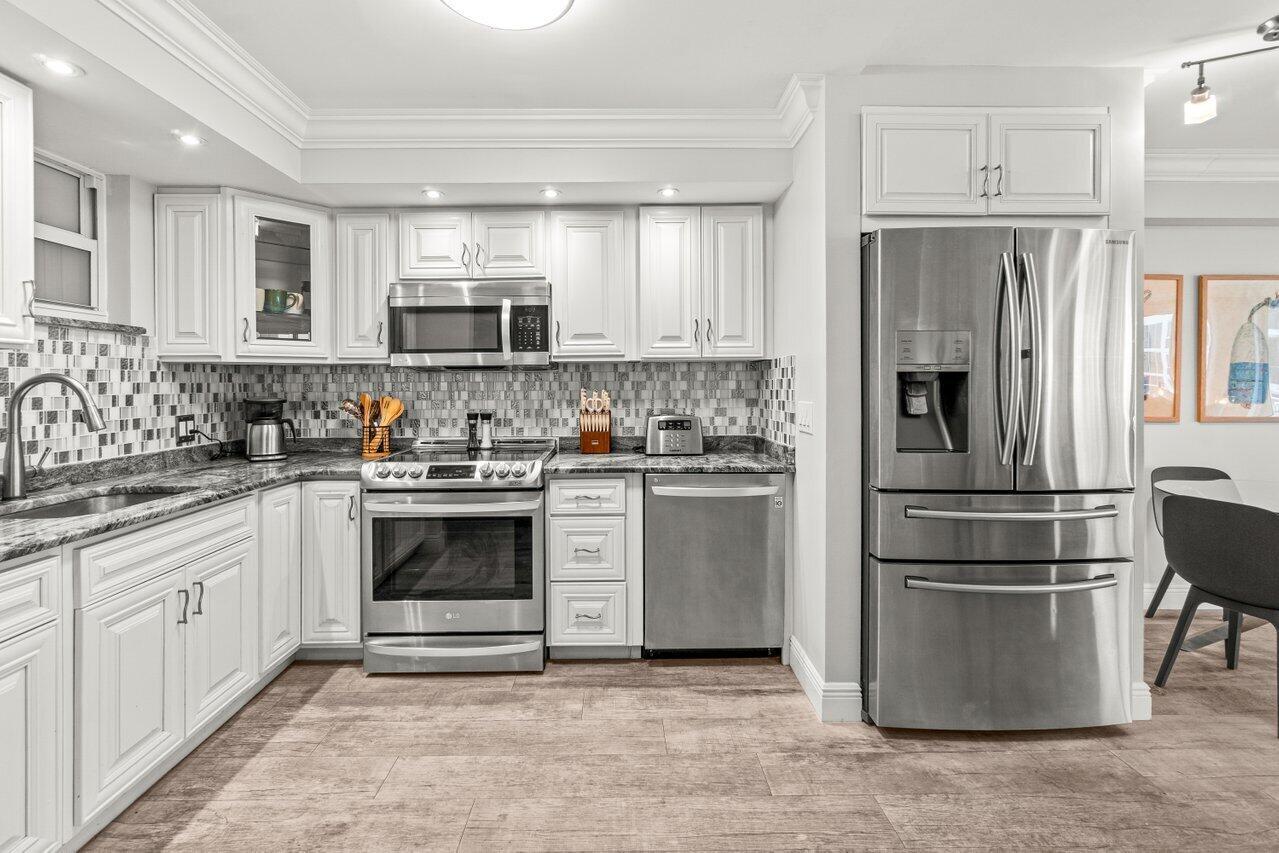 TUSCANY OF PALM BEACH CON - Residential Lease