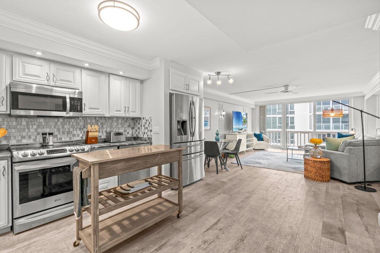 TUSCANY OF PALM BEACH CON - Residential Lease