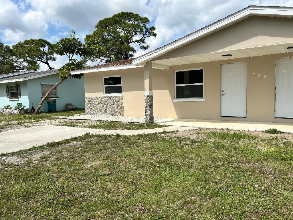 Photo of 806 N Lake Dr #B, Fort Pierce, FL 34982 (MLS # R10969160)