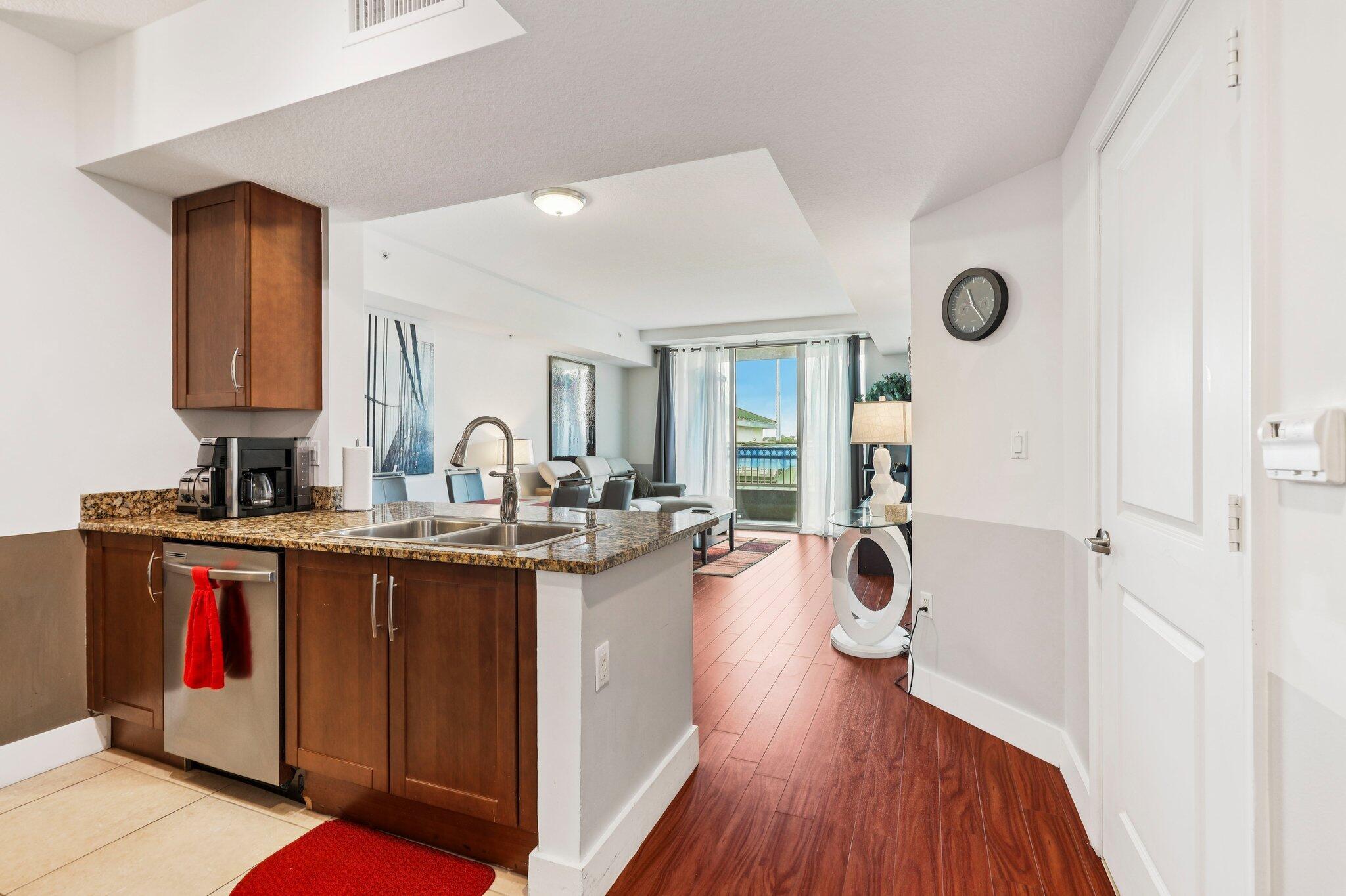View photos, virtual tours, details... 400 N Federal Highway 402n