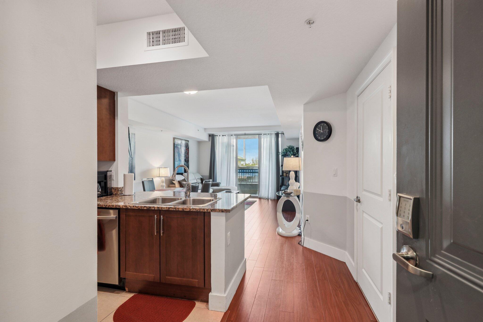 View photos, virtual tours, details... 400 N Federal Highway 402n