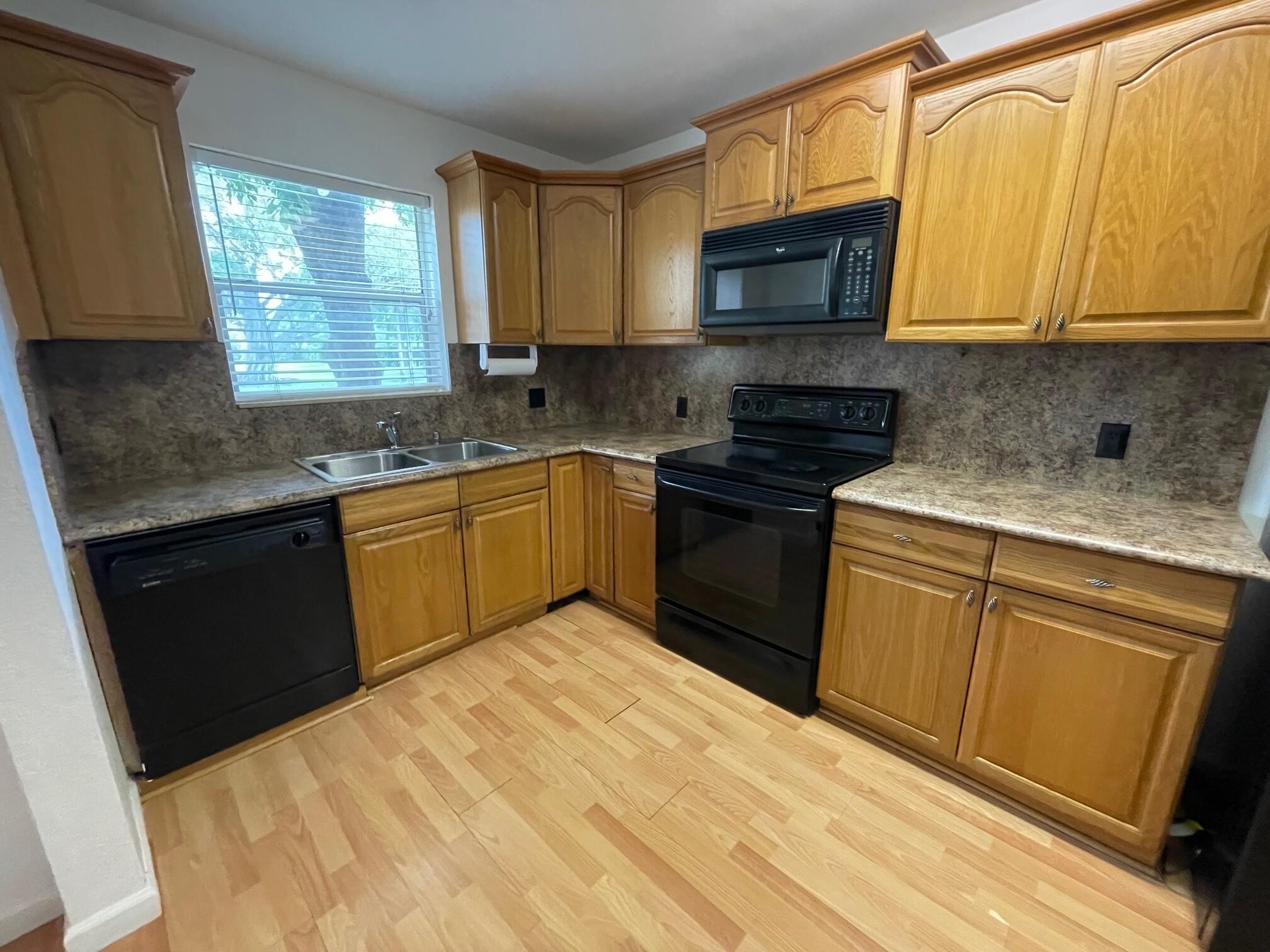 LA PLACIDA - Residential Lease