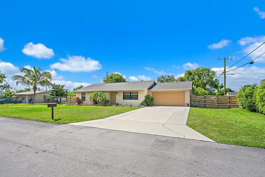 Photo of 9090 Palladium Place, Lake Worth, FL 33467 (MLS # B26047296)