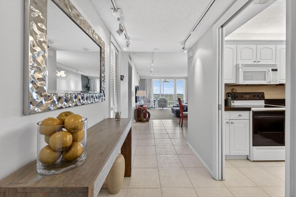 Photo of 575 Oaks Lane #1002, Pompano Beach, FL 33069 (MLS # F10552194)