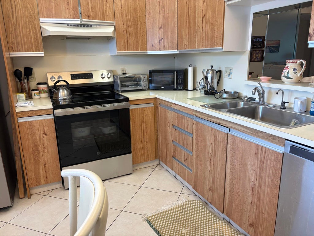 Photo of 2003 Granada Drive #B4, Coconut Creek, FL 33066 (MLS # B26084997)