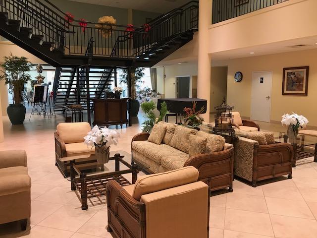 VILLAGE ROYALE ON THE GREEN CONDO - Residential