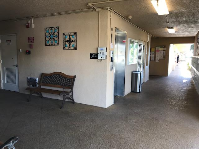 VILLAGE ROYALE ON THE GREEN CONDO - Residential