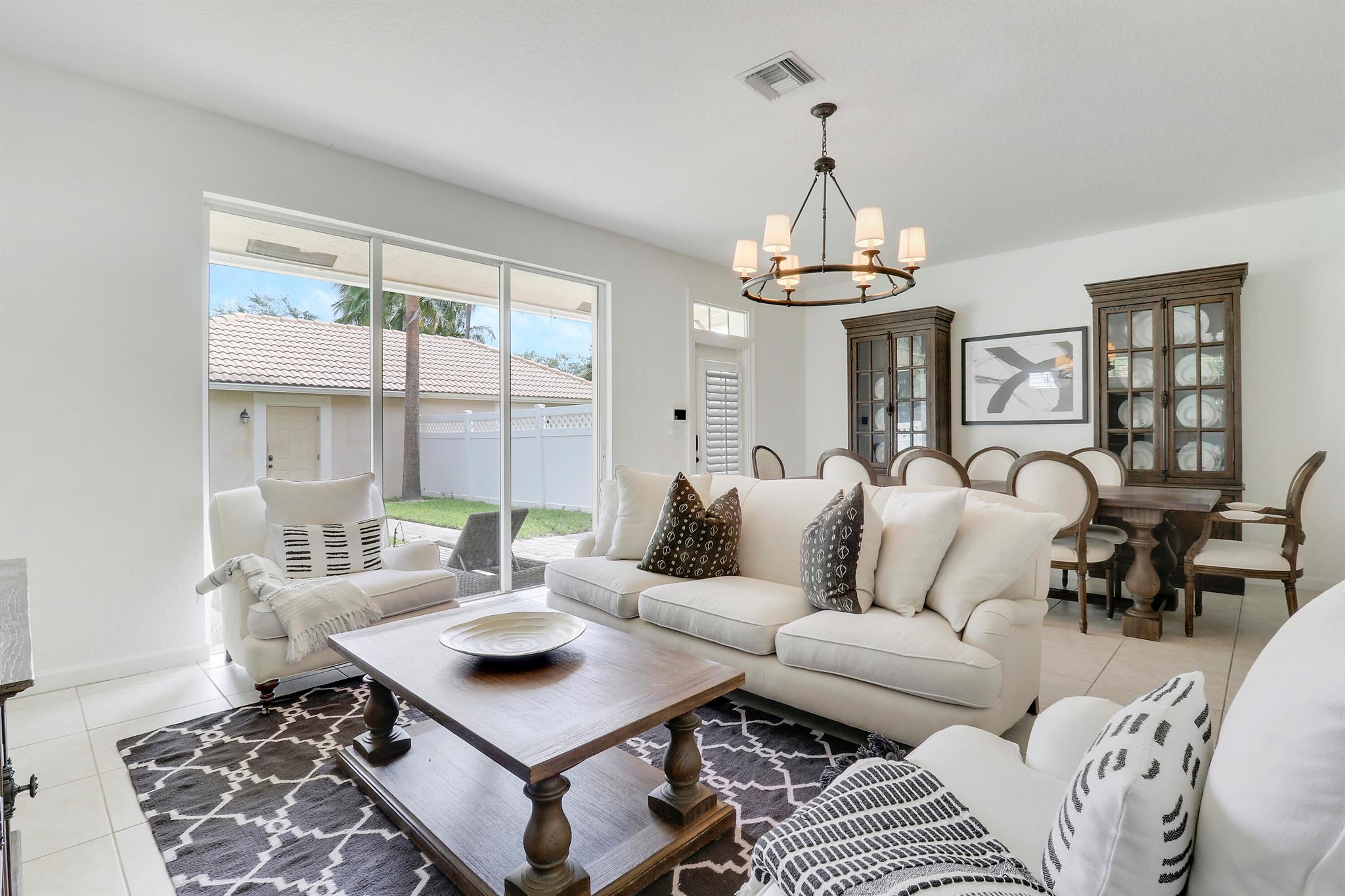 8073 Murano Circle