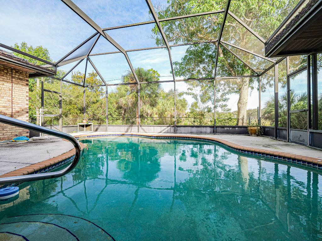 SEBASTIAN HIGHLANDS UNIT 10 - Residential