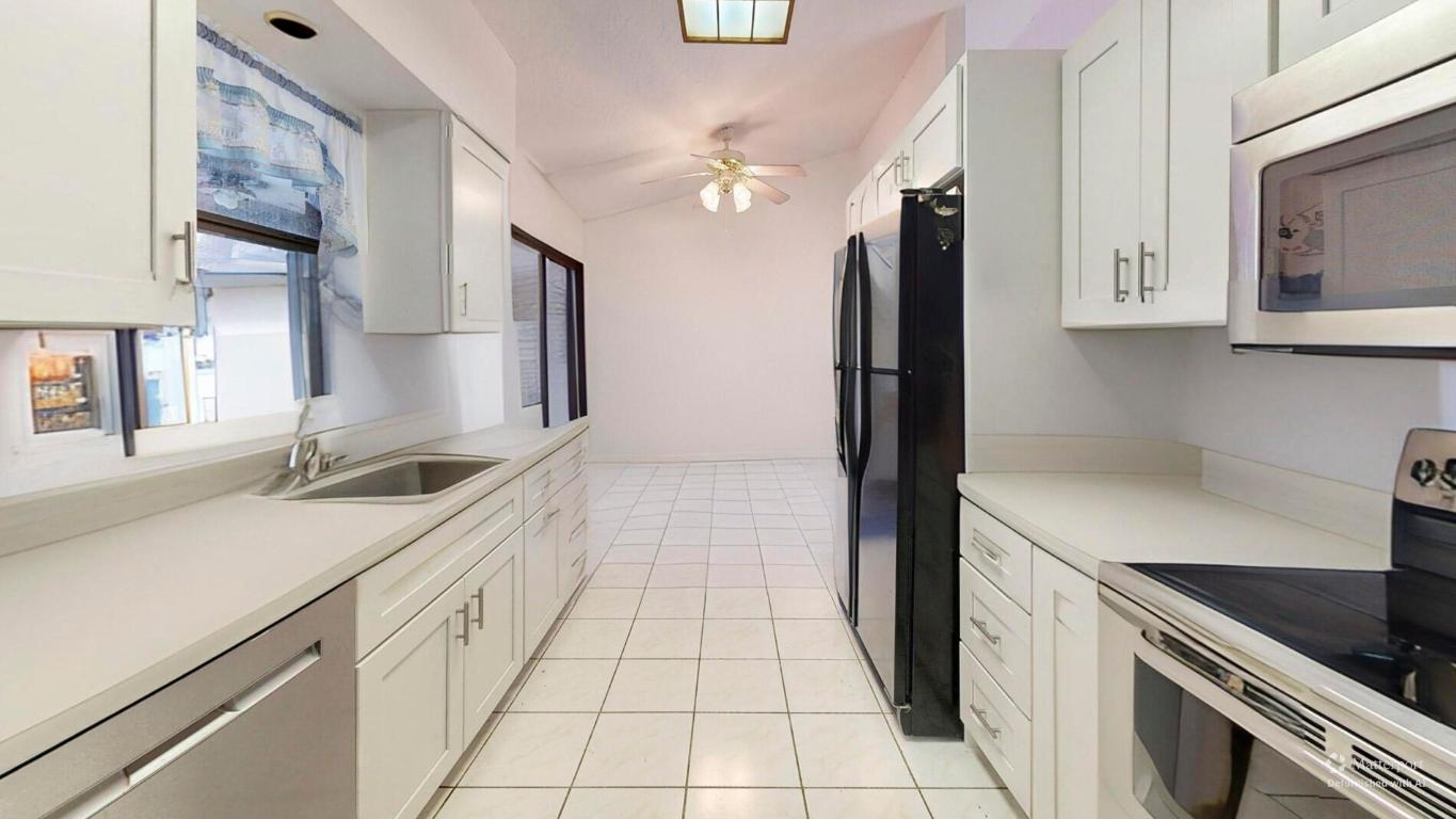 SEBASTIAN HIGHLANDS UNIT 10 - Residential