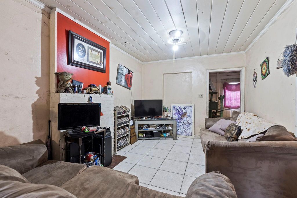 Photo of 1508 Indiana Avenue, Fort Pierce, FL 34950 (MLS # F10405322)