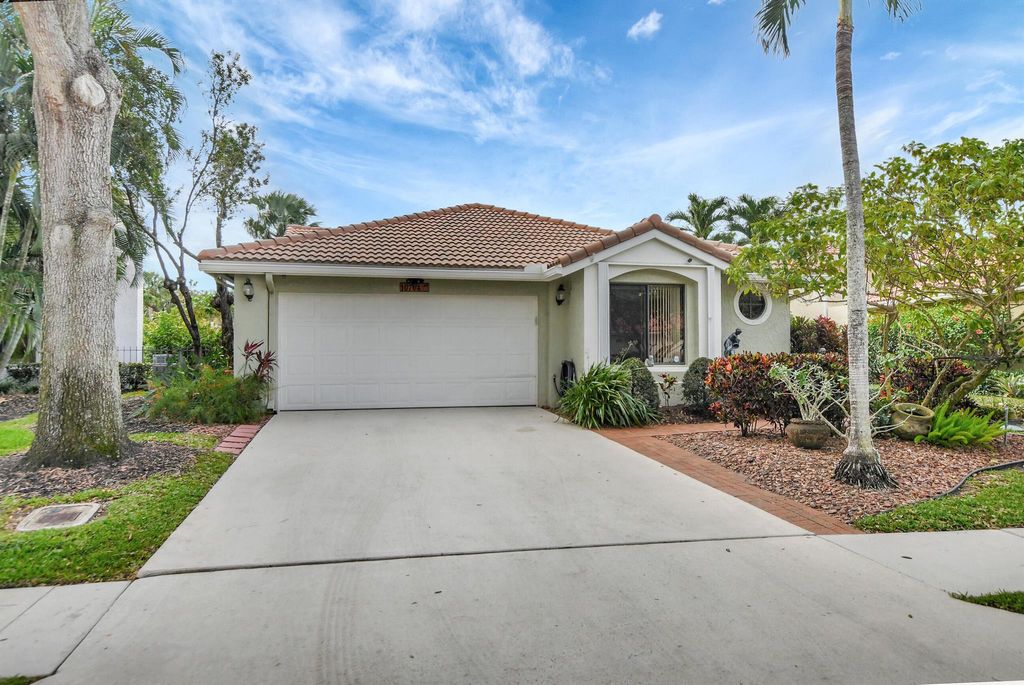 Photo of 10704 Santa Laguna Drive, Boca Raton, FL 33428 (MLS # R11004754)
