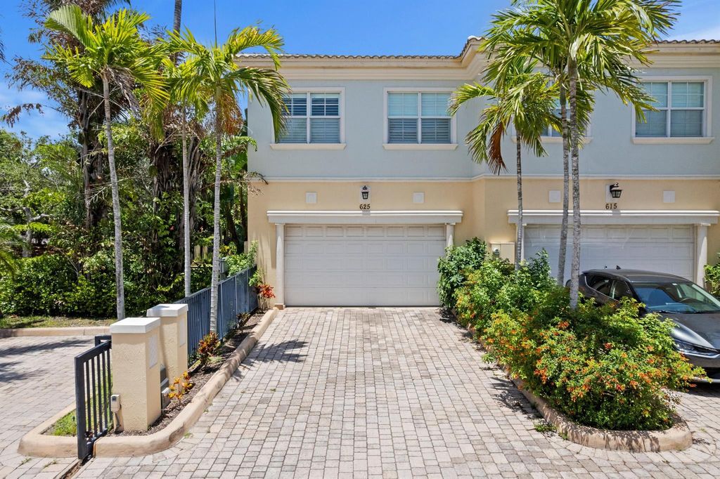 Photo of 625 Avenue #H, Delray Beach, FL 33483 (MLS # R11108103)